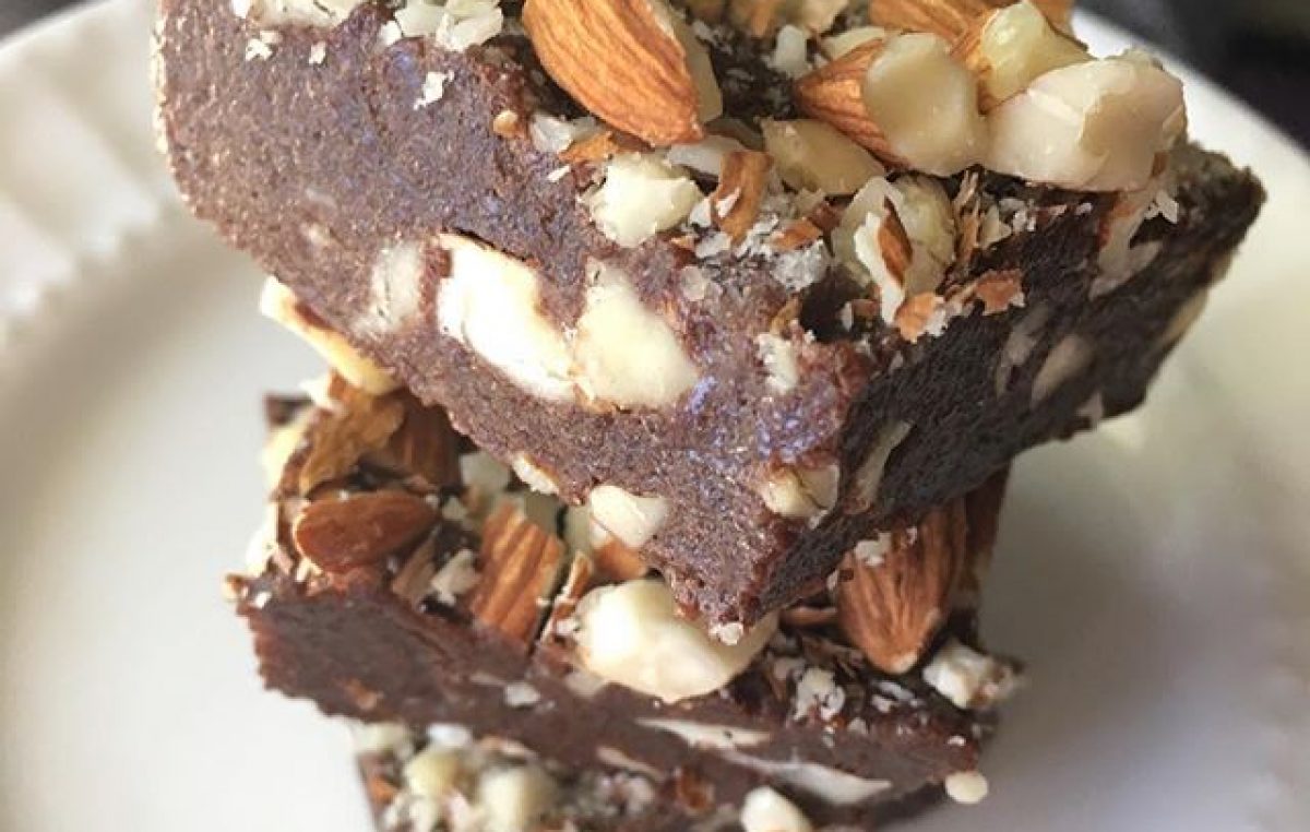 Almond Butter Chocolate Fudge Blog