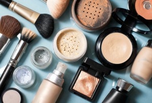 Is Mineral Makeup Really Better? | Vitacost.com Blog