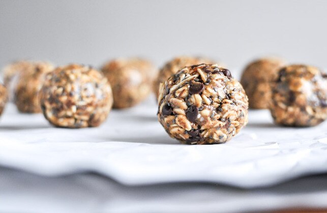 No-Bake Almond Butter-Cacao Bites