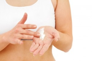 Anti-aging hand cream protects and nourishes