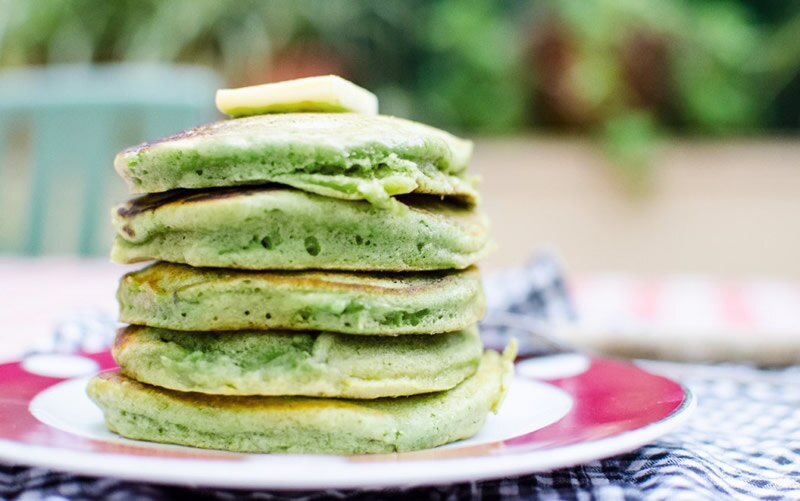 Spinana Pancakes with Fresh Strawberry Syrup 
