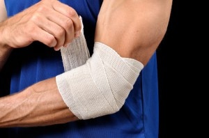 Manage Sports Injuries in 4 Easy Steps