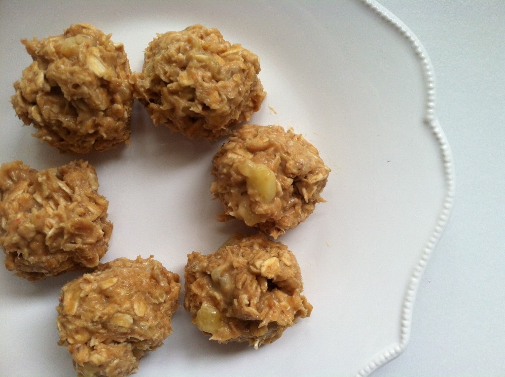 No-Bake Banana-Oat & Coconut Bites Recipe: 4-Ingredient Banana Oat Bites
