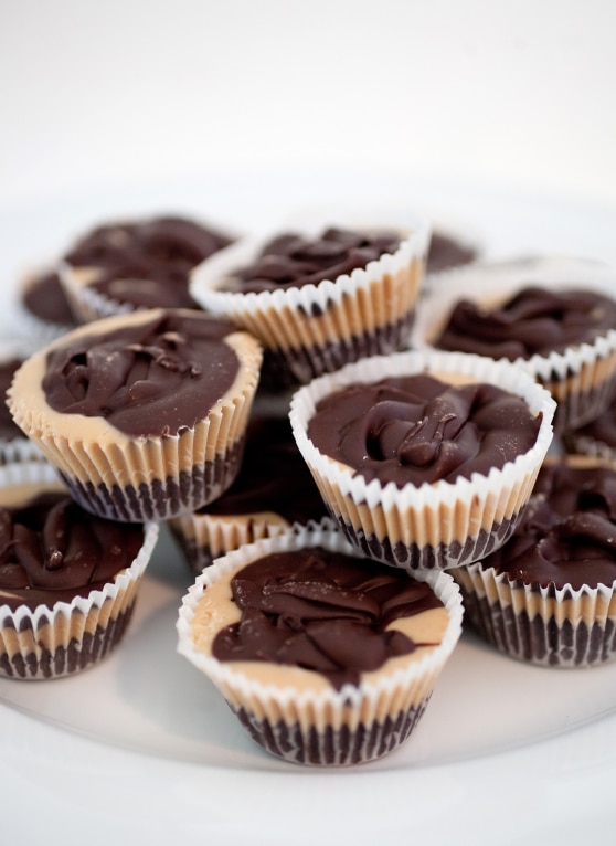 Vegan Candy: Cacao & Peanut Butter Cups