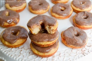 Low-Cal Baked Donut with Cinnamon Glaze
