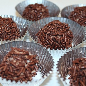 Chocolaty Coconut Protein Balls