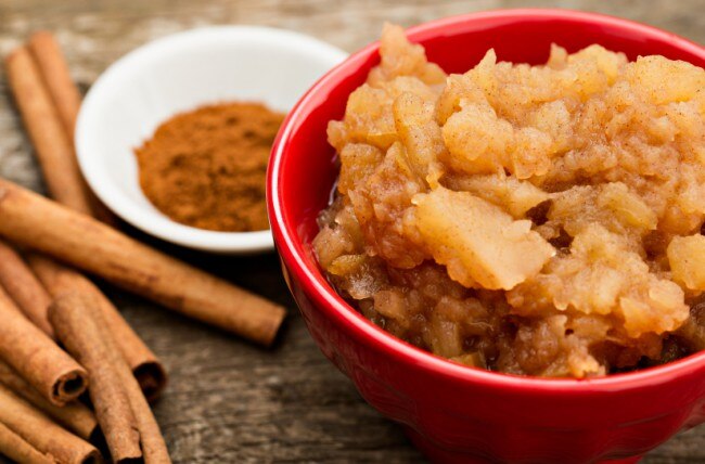 Slow-Cooker Vanilla and Cinnamon Applesauce