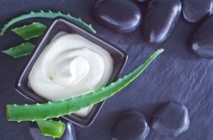 3-Ingredient DIY Coconut-Aloe Moisturizer
