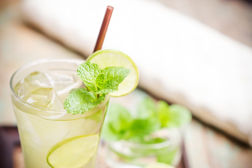 Iced green tea with ginger and lemon