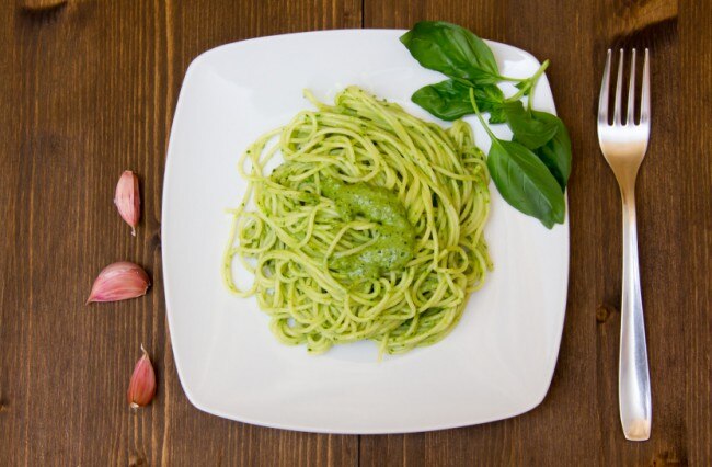 Raw & Vegan Zucchini Pesto Pasta Raw Zucchini Pesto "Pasta"