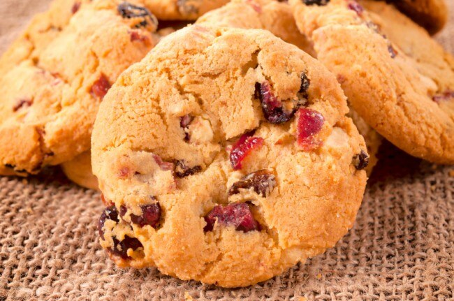Cookies with Chocolate Chips and Dried Cranberries Cookies with Chocolate Chips and Dried Cranberries