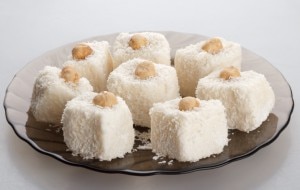 Vgean & Gluten-Free Mini Coconut Cheesecakes