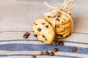 Healthy, No-Bake Chocolate Chip Cookies