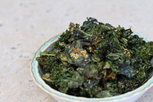 Vegan Recipe: Baked Cheesy Kale Chips