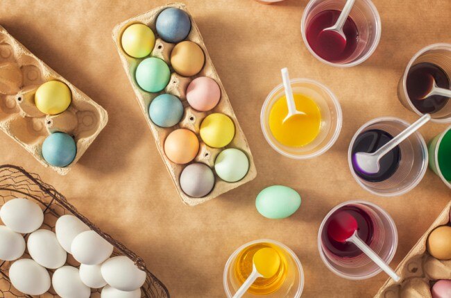 Natural Ways to Dye Easter Eggs Natural Ways to Dye Easter Eggs