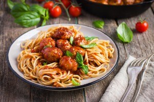 Gluten-Free Garlic-Tigernut Meatballs with Spaghetti