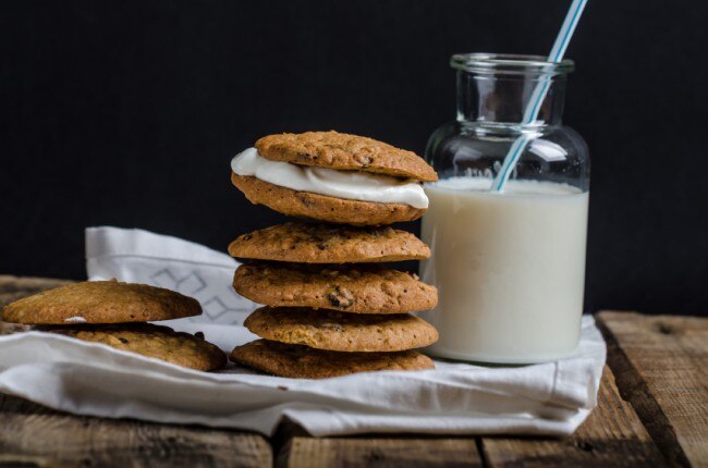 Gluten- and Dairy-Free Oatmeal Cream Pie Cookies