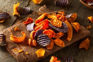 Healthy rainbow carrot chips #healthysnacks www.vitacost.com/blog