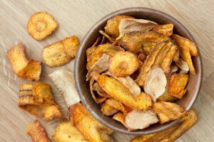 Healthy veggie parsnip chips in bowl #healthysnacks www.vitacost.com/blog