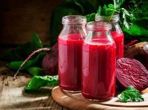 Red smoothie with beets and greens #menshealth www.vitacost.com/blog