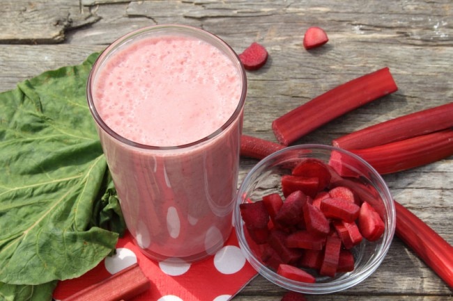 Smoothie with rainbow Swiss chard on wood background #smoothies www.vitacost.com/blog