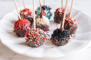 How to make easy, chocolate-coated cake pops #recipe | www.vitacost.com/blog