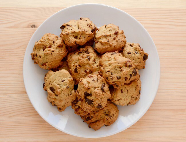 Gluten-Free Recipe: Chocolate-Pecan Cookies  Gluten-free oatmeal cookies with chocolate chips & pecans #glutenfree | www.vitacost.com/blog