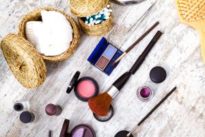 Natural Makeup and Brushes for the Holidays | Vitacost.com/Blog