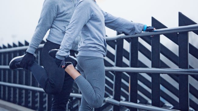 5 Motivational Winter Fitness Tips  Couple Running Outdoors to Beat Winter Blues | Vitacost.com/Blog