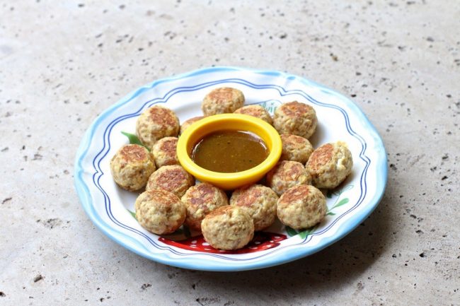 Baked Tofu Balls on Plate with Spicy Agave Dipping Sauce | Vitacost.com/blog