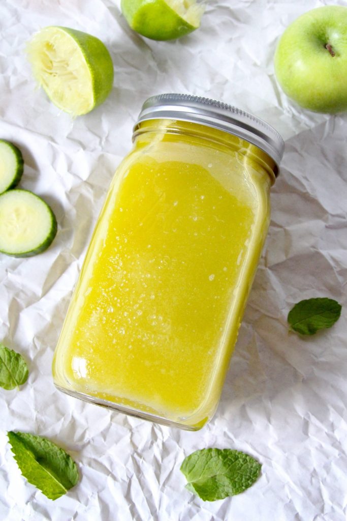 How to Make ApplePineapple Juice in a Blender Vitacost Blog