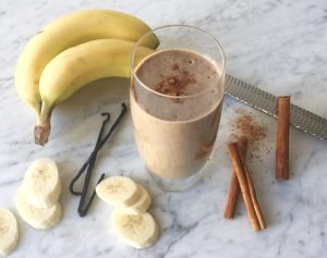 Banana-Vanilla Breakfast Smoothie with Burt's Bees Protein Powder and Bee Pollen | Vitacost.com/Blog