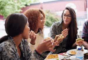College Students Eating in Campus Dining Hall | Vitacost.com/Blog
