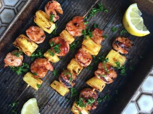 4 Grilled Shrimp & Pineapple Kebabs on Grill Plate with Lemon & Parsley | Vitacost.com/blog