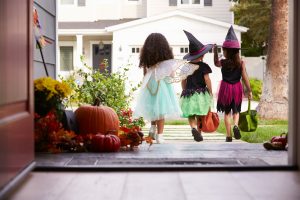 3 Kids Headed Out to Trick-or-Treat & Enjoy Allergy-Safe Halloween Activities for Kids | Vitacost.com/blog
