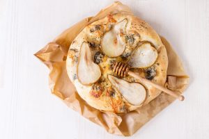Pita Pizza with Pear and Spices | Vitacost.com/blog