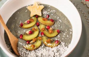 Vegan Holiday Smoothie Bowl with Kiwi Christmas Tree | Vitacost.com/Blog