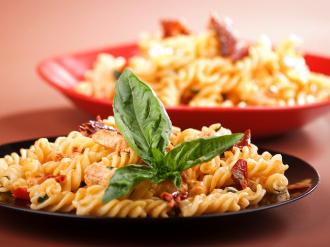Chicken Pasta with Sun-dried Tomatoes Chicken pasta with sun-dried tomatoes and basil | Vitacost.com/blog