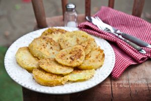 Fried Green Tomatoes on Plate | Vitacost Blog