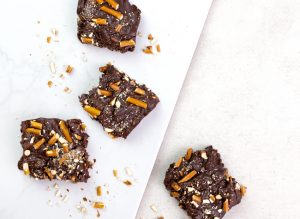 Homemade Collagen-Infused Chocolate Pretzel Fudge Bars | Vitacost.com/Blog
