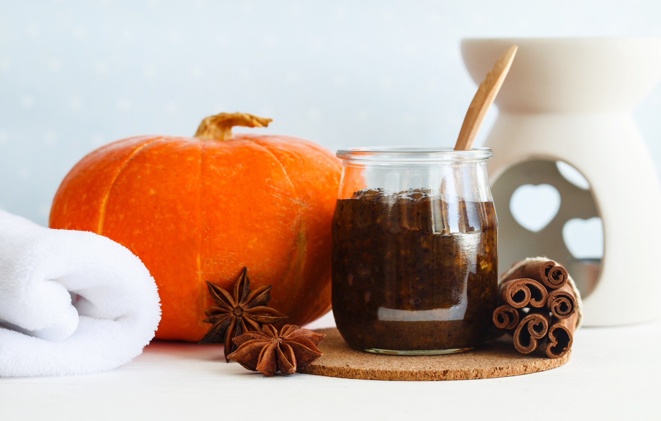 Homemade pumpkin spice facial mask/scrub made with ripe pumpkin puree