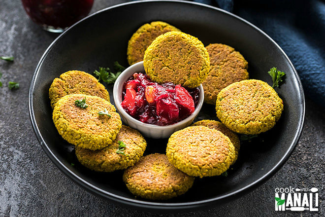 Homemade Baked Turmeric Falafel With Cranberry Chutney | Vitaost.com/Blog