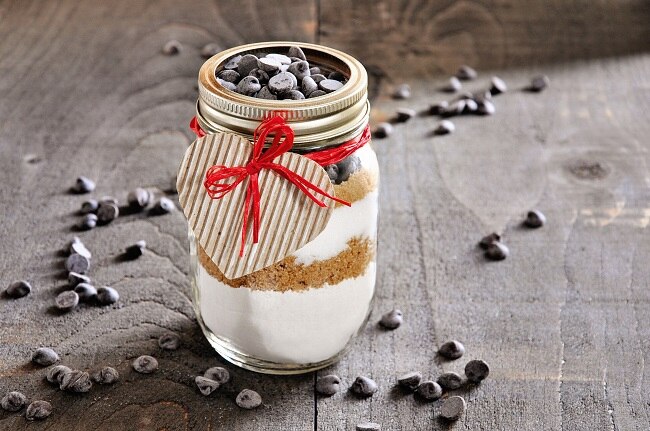 Homemade Gift: Gluten-Free Cookie Mix in a Jar Cookies in a Jar Recipe as a Homemade Gift Idea | Vitacost.com/blog