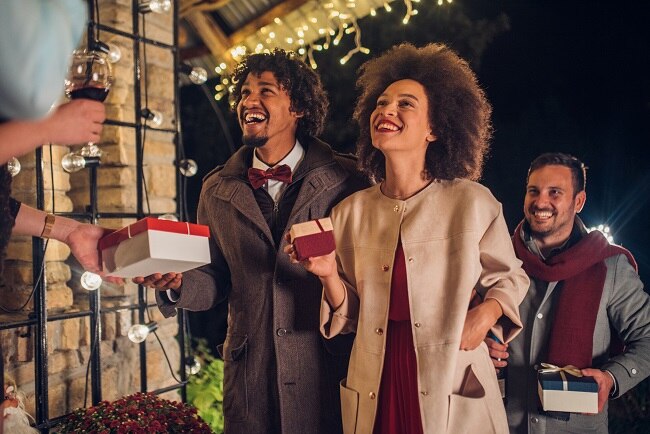 Vegan Holidays: How to Host Omnivores in Your Home Family Coming Over for the Holidays for Plant-Based Dinner | Vitacost.com/Blog