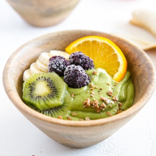 Citrus Smoothie Bowl with Spinach and Cauliflower
