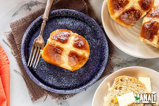 Homemade Vegan Hot Cross Buns | Vitacost.com/Blog
