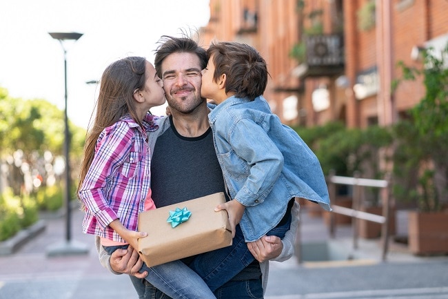 Young Kids Giving Dad a Thoughtful Father's Day Gift | Vitacost.com/Blog