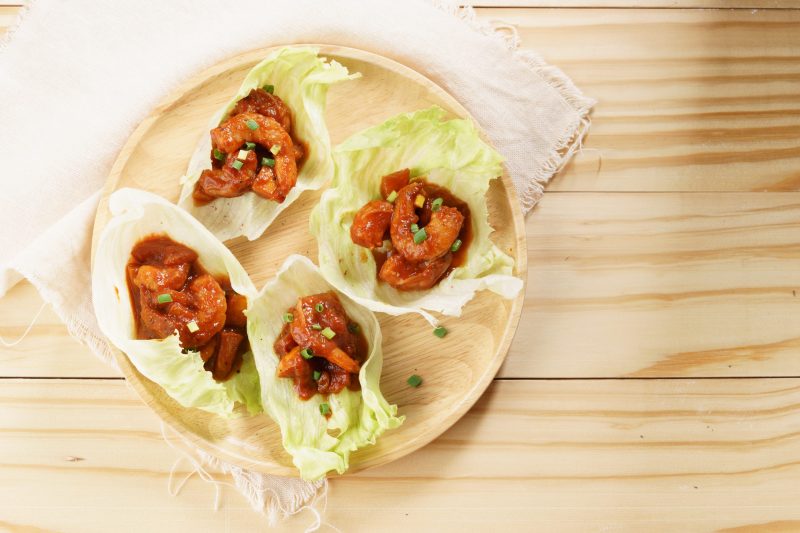 Top View of 4 Shrimp Lettuce Wraps on Round Plate | Vitacost Blog