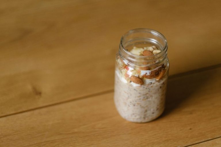 Farro Oats with Apples and Yogurt