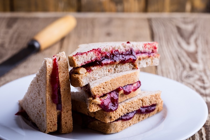 Healthy PB&J Sandwich with Cardamom Nut Butter & Blackberry-Chia Jam Healthy PB&J Sandwich with Cardamom Nut Butter & Blackberry-Chia Jam | Vitacost Blog